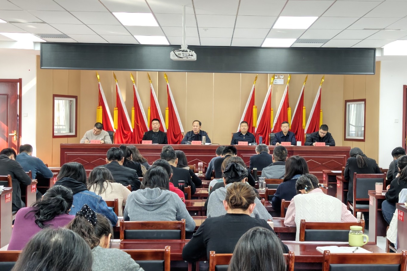 承德市农林科学院召开2026年工作部署会议